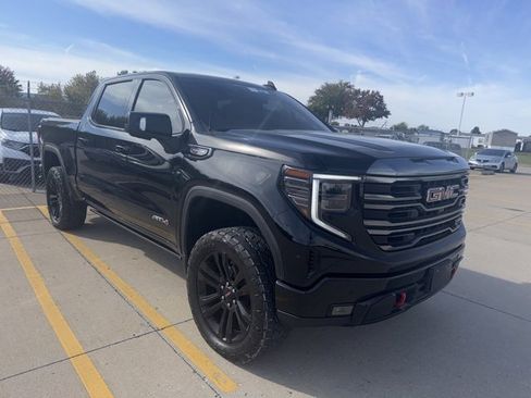 Used 2024 GMC Sierra 1500 AT4 w/ Technology Package image 4