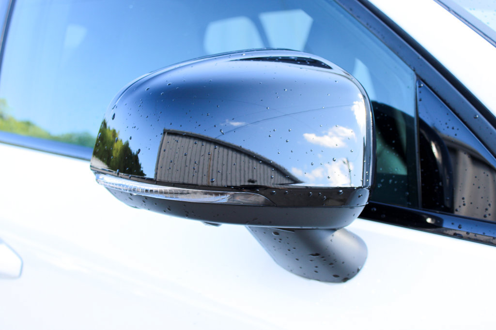 Certified 2025 Volvo XC40 B5 Plus AWD/4WD image 13
