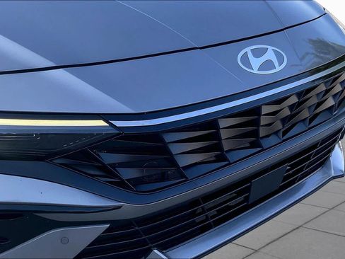 Used 2024 Hyundai Elantra Limited FWD image 32