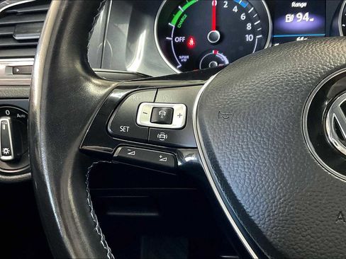 Used 2019 Volkswagen e-Golf SE w/ Driver Assistance Package image 23