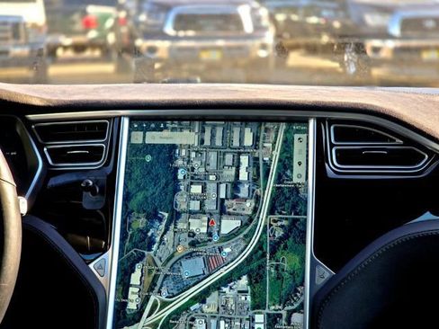 Used 2015 Tesla Model S 85D image 19