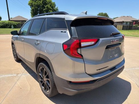 Used 2023 GMC Terrain SLE w/ Driver Convenience Package FWD image 3