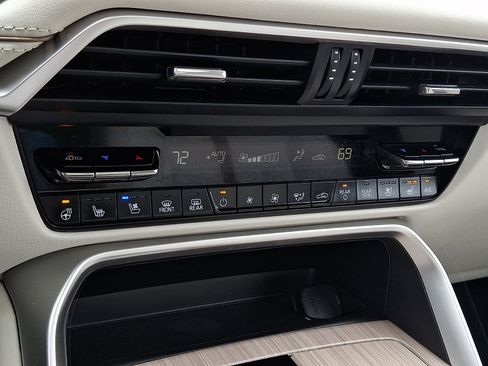 Certified 2024 MAZDA CX-90 Plug-In Hybrid w/ Premium Plus AWD/4WD image 20