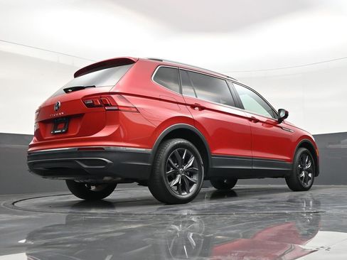 Used 2023 Volkswagen Tiguan SE image 25