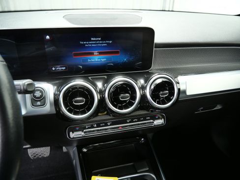 Certified 2021 Mercedes-Benz GLB 250 4MATIC image 19