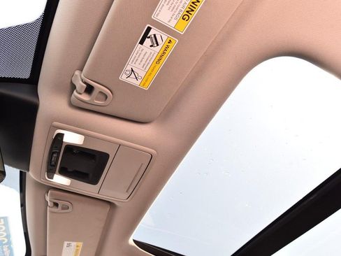 Certified 2025 Honda Pilot Touring image 24