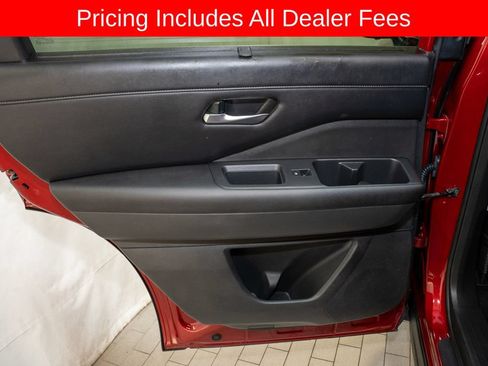 Used 2023 Nissan Pathfinder SL AWD/4WD image 12