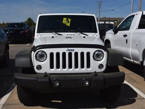 Used 2018 Jeep Wrangler Sport image 2
