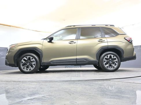 Certified 2025 Subaru Forester Premium AWD/4WD image 32