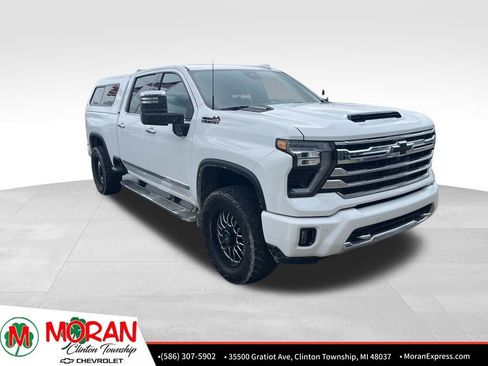 Certified 2024 Chevrolet Silverado 2500 High Country w/ High Country Premium Package AWD/4WD image 2