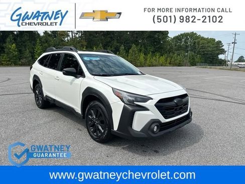 Used 2025 Subaru Outback Onyx Edition XT AWD/4WD image 3