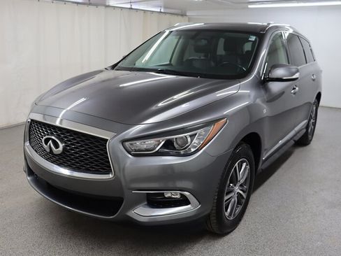 Used 2017 INFINITI QX60 Luxe w/ Premium Package AWD/4WD image 3
