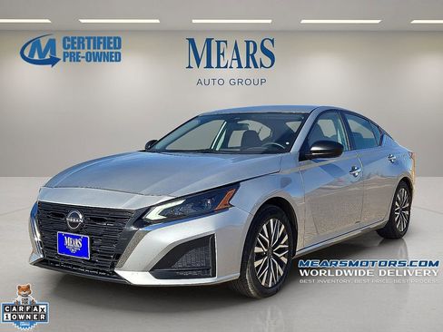 Used 2024 Nissan Altima 2.5 SV image 1