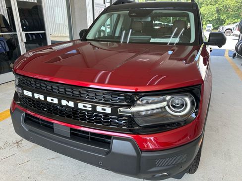 Used 2025 Ford Bronco Sport Outer Banks w/ Outer Banks Tech Package+ AWD/4WD image 1