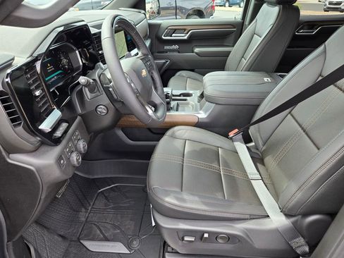 New 2026 Chevrolet Silverado 1500 High Country w/ High Country Premium Package AWD/4WD image 6