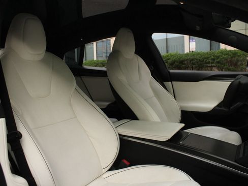Used 2021 Tesla Model S Plaid AWD/4WD image 29