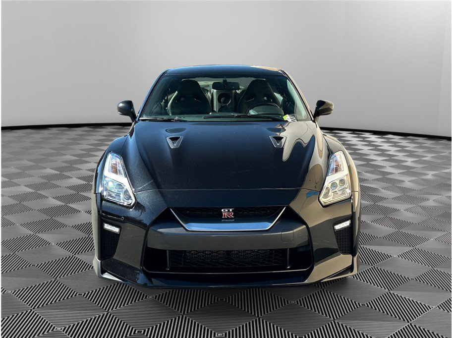 Used 2018 Nissan GT-R Premium AWD/4WD image 8