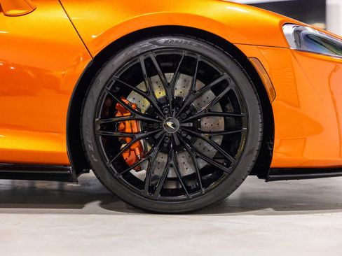 Used 2023 McLaren GT RWD image 23