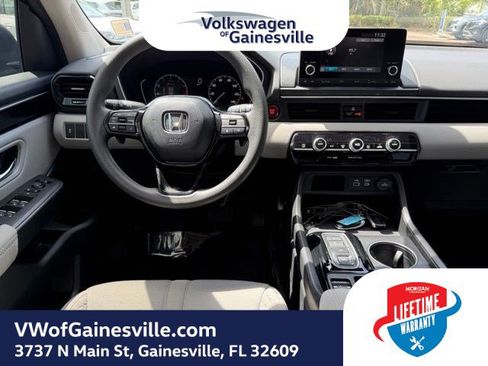 Used 2023 Honda Pilot LX image 16
