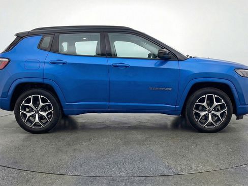 Used 2025 Jeep Compass Limited AWD/4WD image 11