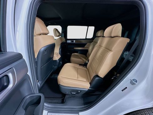 New 2026 Hyundai Santa Fe Calligraphy AWD/4WD image 17