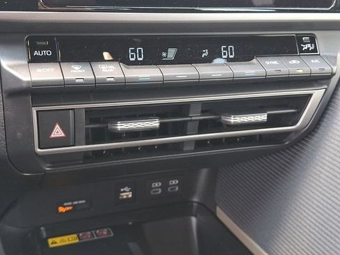 Used 2026 Toyota Camry SE w/ Convenience Package FWD image 15
