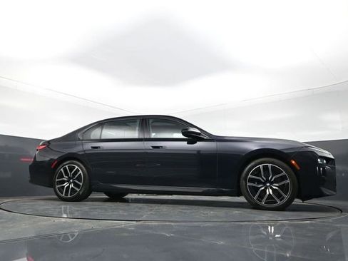 Used 2023 BMW 760i xDrive AWD/4WD image 34