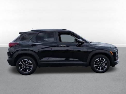 Used 2025 Chevrolet TrailBlazer LT FWD image 4