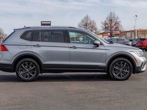 Used 2024 Volkswagen Tiguan SE AWD/4WD image 5
