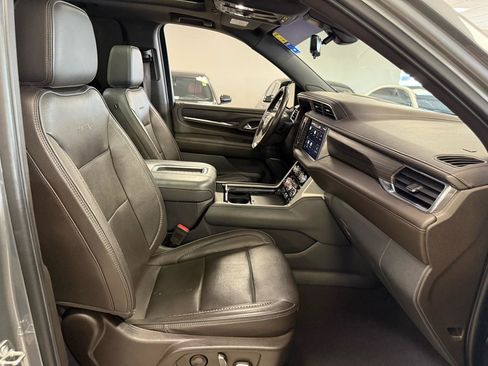 Used 2022 GMC Yukon XL Denali w/ Denali Premium Package RWD image 15