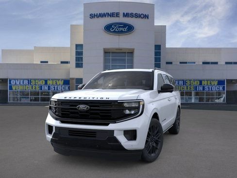 New 2025 Ford Expedition Platinum w/ Stealth Performance Package AWD/4WD image 2