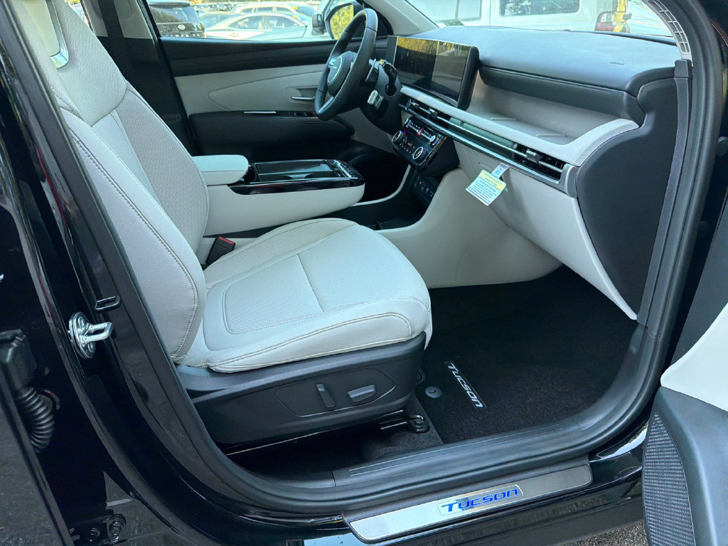 New 2026 Hyundai Tucson Limited FWD image 13