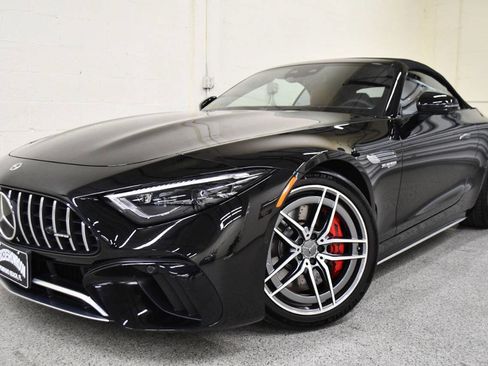 Used 2022 Mercedes-Benz SL 55 AMG 4MATIC w/ Driver Assistance Package image 28