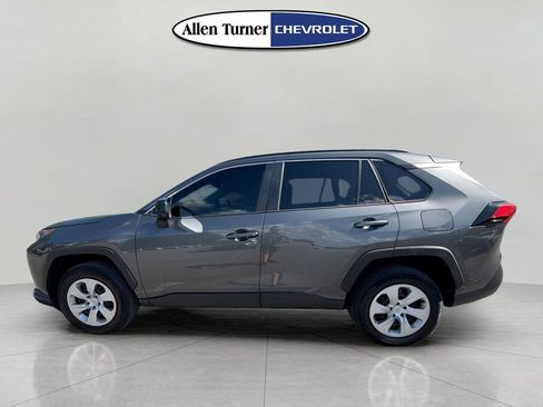 Used 2021 Toyota RAV4 LE FWD image 6
