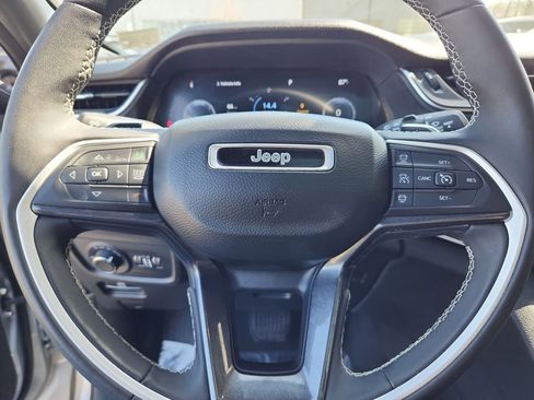 Used 2023 Jeep Grand Cherokee L Laredo AWD/4WD image 18
