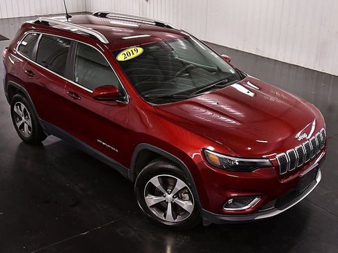 Used 2019 Jeep Cherokee Limited image 12