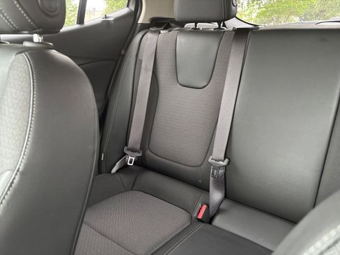 Used 2025 Buick Encore GX Preferred image 39