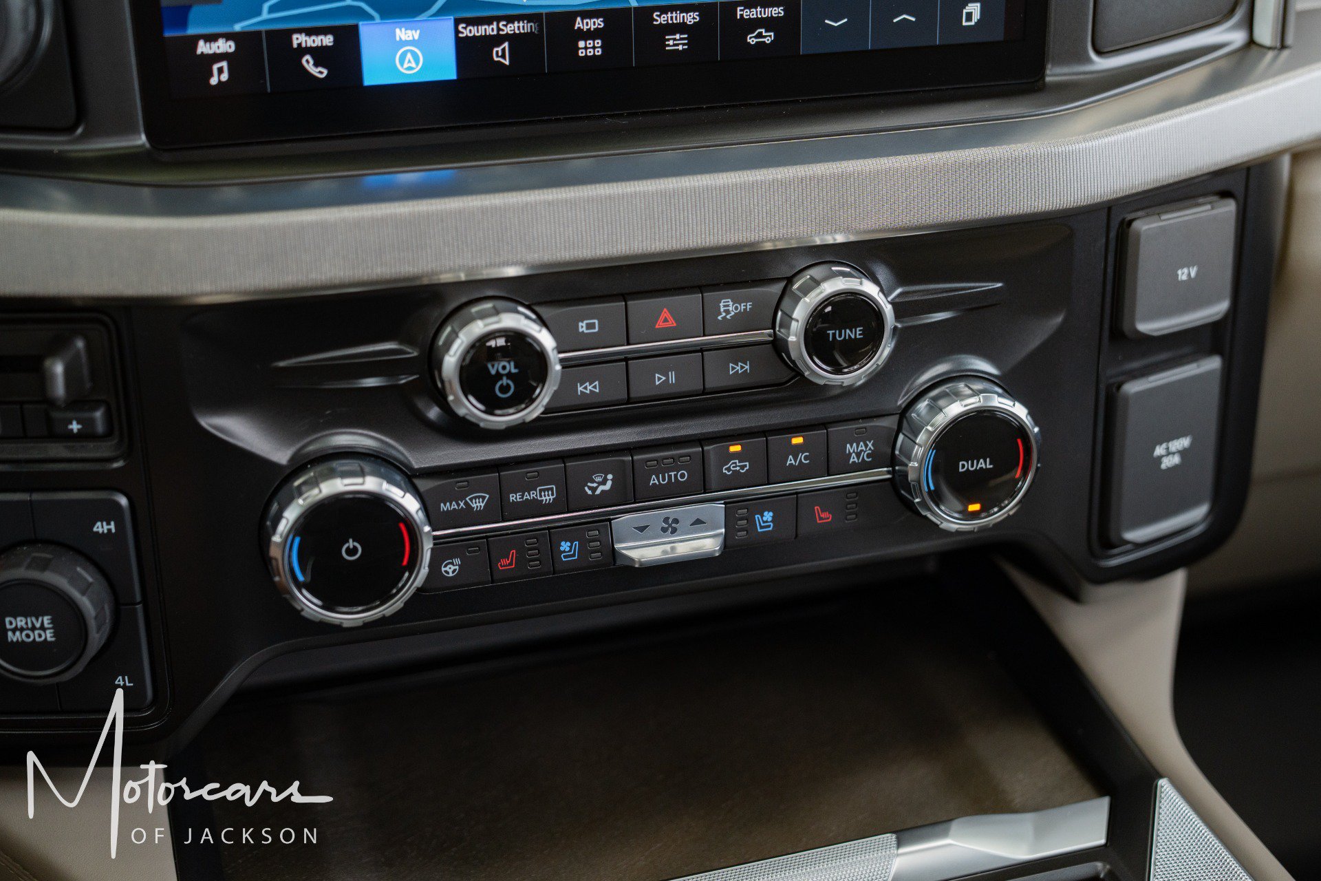 Used 2025 Ford F250 Platinum w/ Platinum Plus Package AWD/4WD image 21