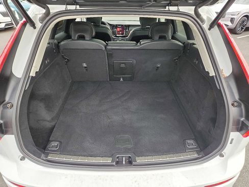 Certified 2023 Volvo XC60 B5 Plus w/ Climate Package image 27