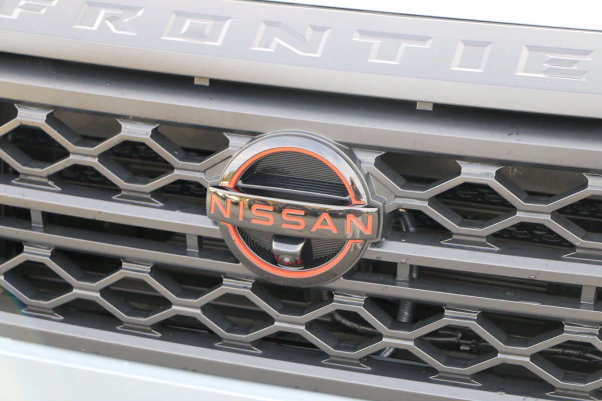 Used 2024 Nissan Frontier PRO-4X w/ Pro Premium Package AWD/4WD image 12