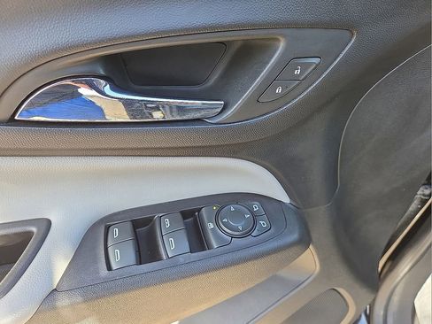 Used 2018 Chevrolet Equinox LT image 21