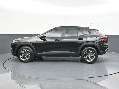 New 2026 Chevrolet Trax LT w/ Driver Confidence Package FWD image 8