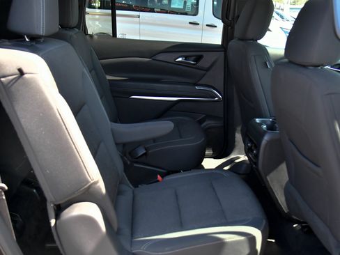 Used 2024 Chevrolet Traverse LT FWD image 53