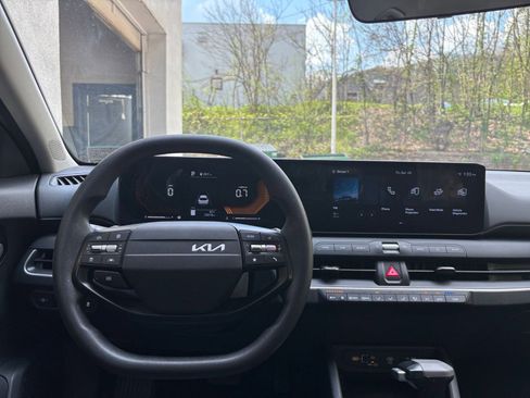 Used 2025 Kia K4 LXS FWD image 34