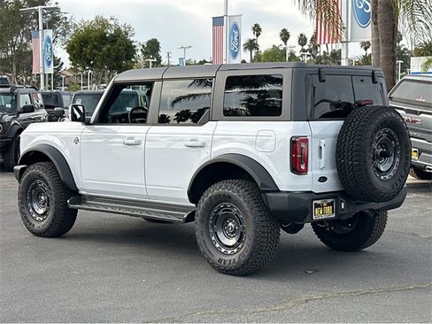 New 2025 Ford Bronco Outer Banks w/ Sasquatch Package image 4