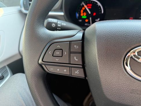 Used 2026 Toyota Sienna LE FWD image 26