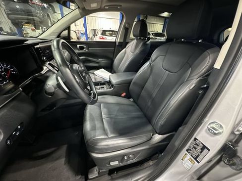 Used 2024 Kia Sorento EX w/ Panoramic Sunroof Package AWD/4WD image 17