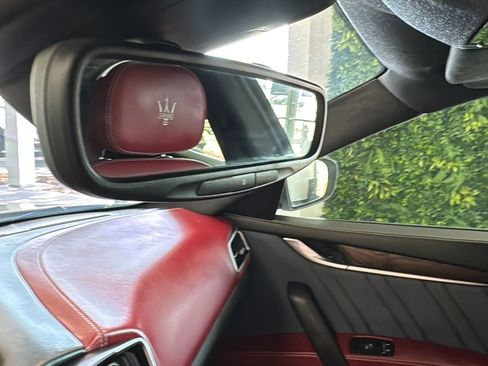 Used 2017 Maserati Ghibli w/ Luxury Package image 21