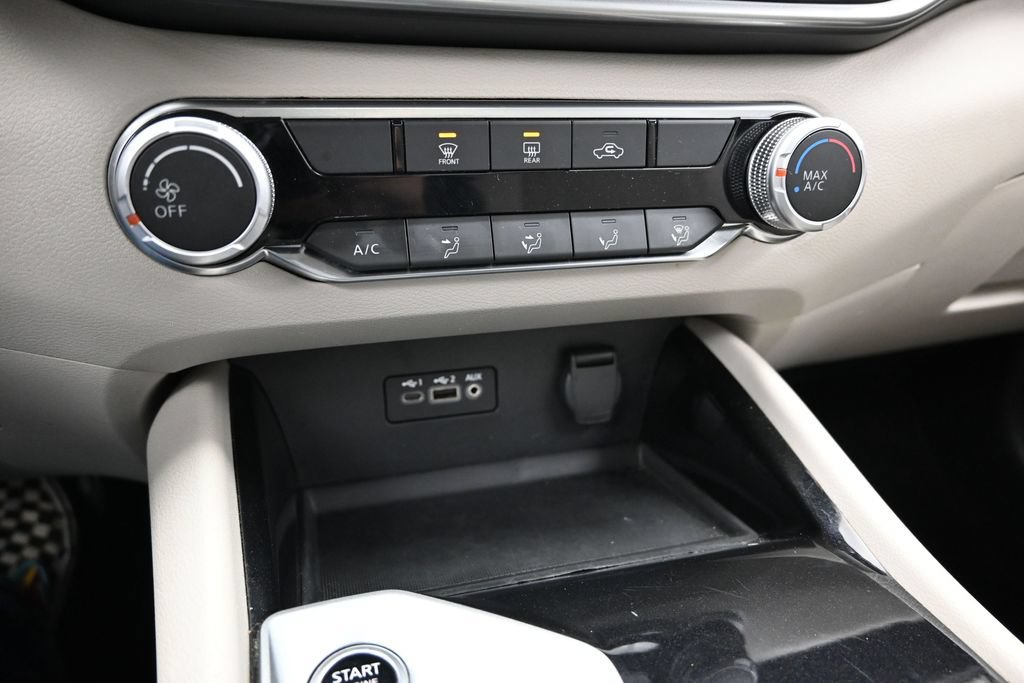 Used 2024 Nissan Altima 2.5 SV FWD image 32