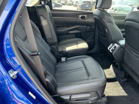 Certified 2023 Kia Sorento SX image 20